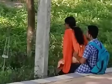 Desi lover out door fuck hard after college in public park